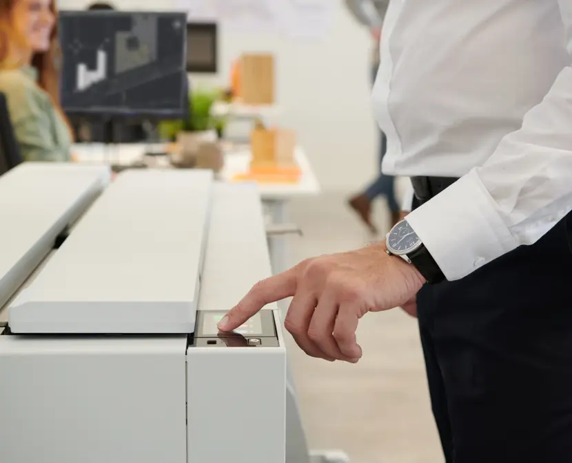 HP Designjet T950 MFP Lifestyle 08 (1)